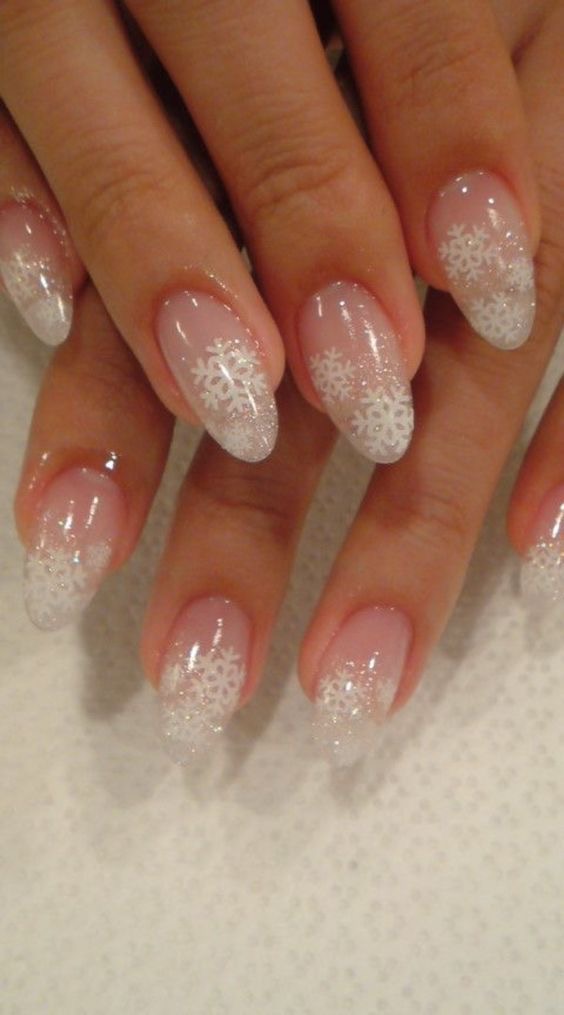 Snowflake nails